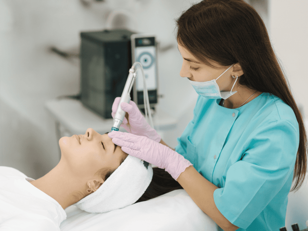 HydraFacial treatment being performed at Forte Faces Medical Spa in Conshohocken to support skin health at every age.
